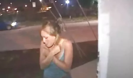 Prsata tetovirana crnka ljepota sex filme download izlažući svoje bijelo rublje
