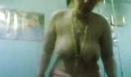 Plavokosa ružičasta iris ruža uzima ogroman francuski penis! teensexfilm