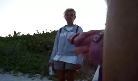 Erotična božica brineta sisa free sex film hd