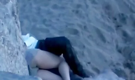 19-godišnja indonezijska tajnica zadovoljila je svog šefa gratis sexfilm online