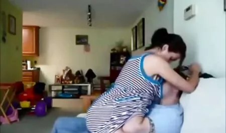 Michelle masturbacija izaziva prljavi razgovor se xfilm
