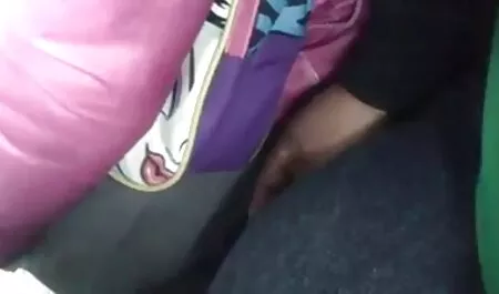 Jebeno u dupe bez skidanja older sex film gamaša