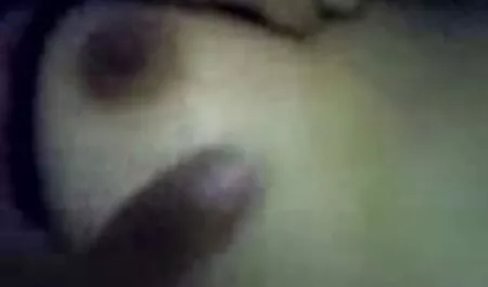 Jedva legalni mali tinejdžer se siše i bizarre sex films jebe sa mnom