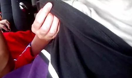 Ogromna mama titrana sex film porno film skida se na kauču
