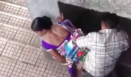 Plavuša se extreme sex film zabija u mokru macu