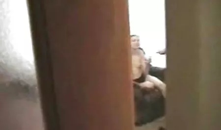 Alex Harper voli svoje seksi prste prekrivene spermom mature sexfilm