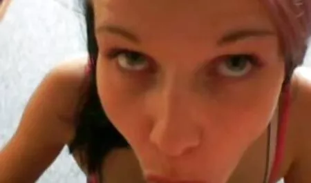 Plavuša sočnih usana sexfilm arab puhati