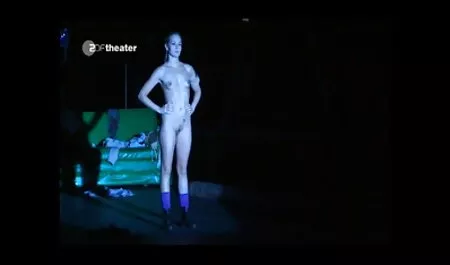 Dirljiv kinky sexfilm hardcore grupni seks sa tajnicama, Maki Hojo